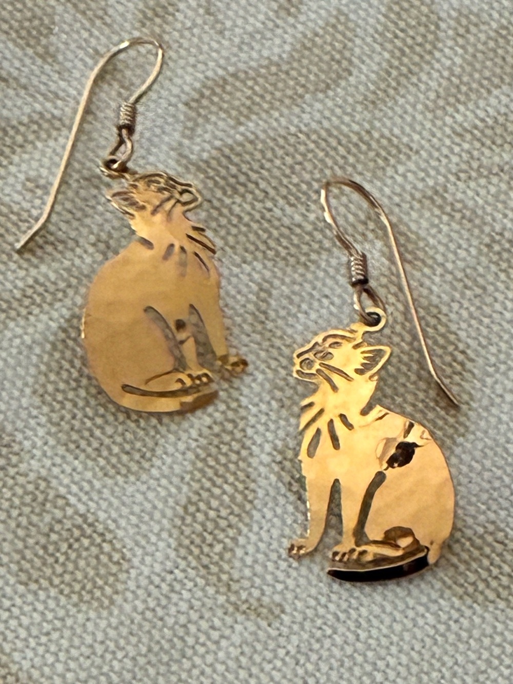Wild Bryde Kitty Cat Earrings 14K Gold Plate Wire Dangle Vintage.